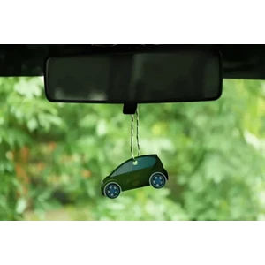 Pewangi mobil gantung
